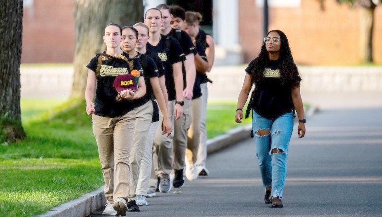 Campus Scene - Students walking on UPG - 8.23.24